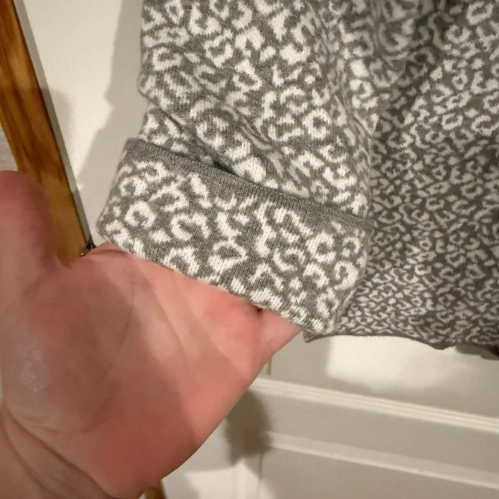 Tahari Gray Animal Print Sweater with cuffed sleeve - Picture 3 of 5